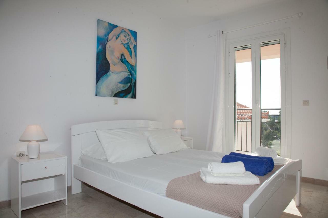 Cavaliere Houses Lixouri Bagian luar foto