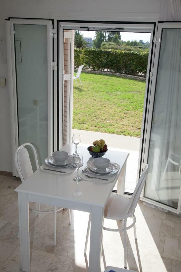 Cavaliere Houses Lixouri Bagian luar foto
