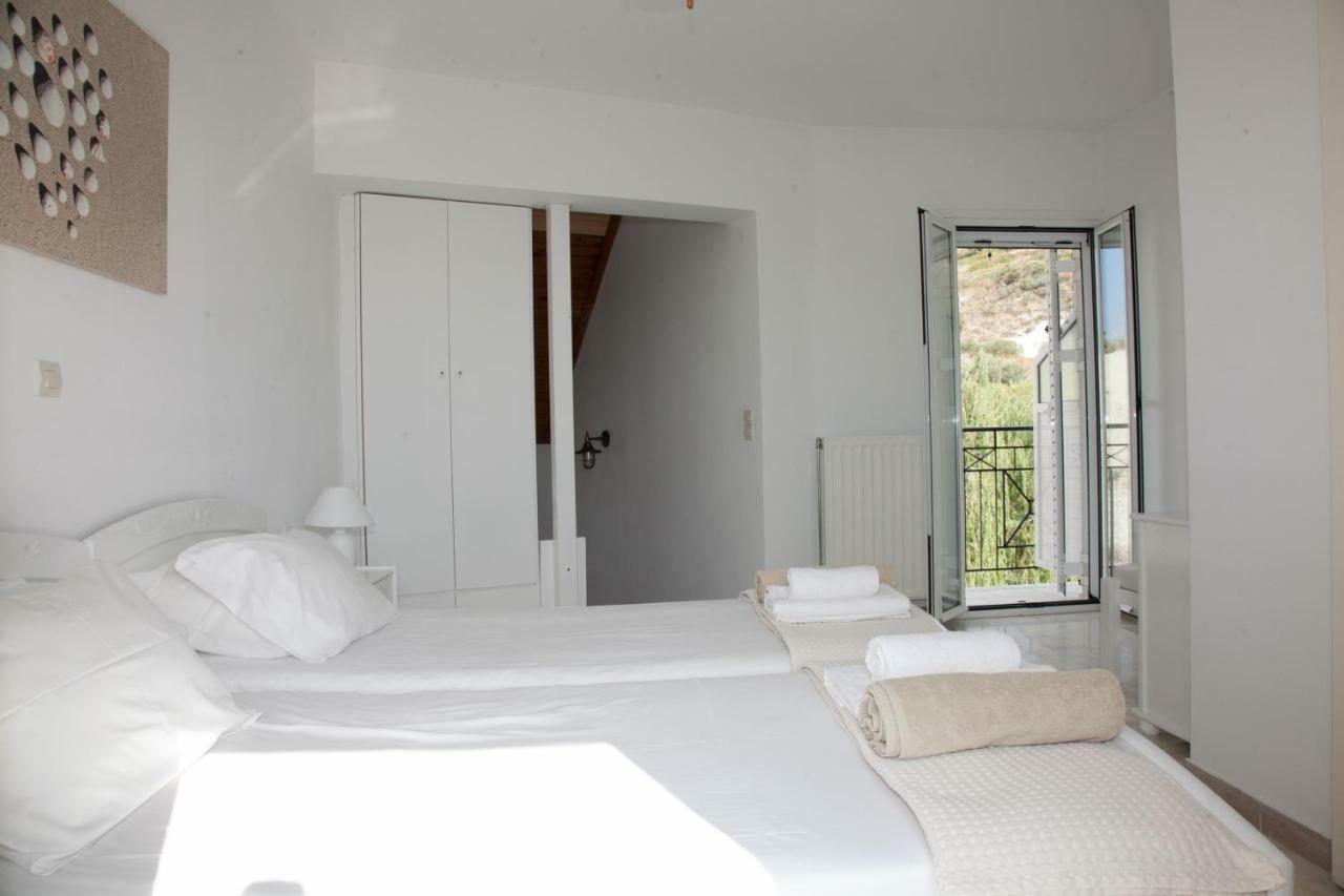 Cavaliere Houses Lixouri Bagian luar foto