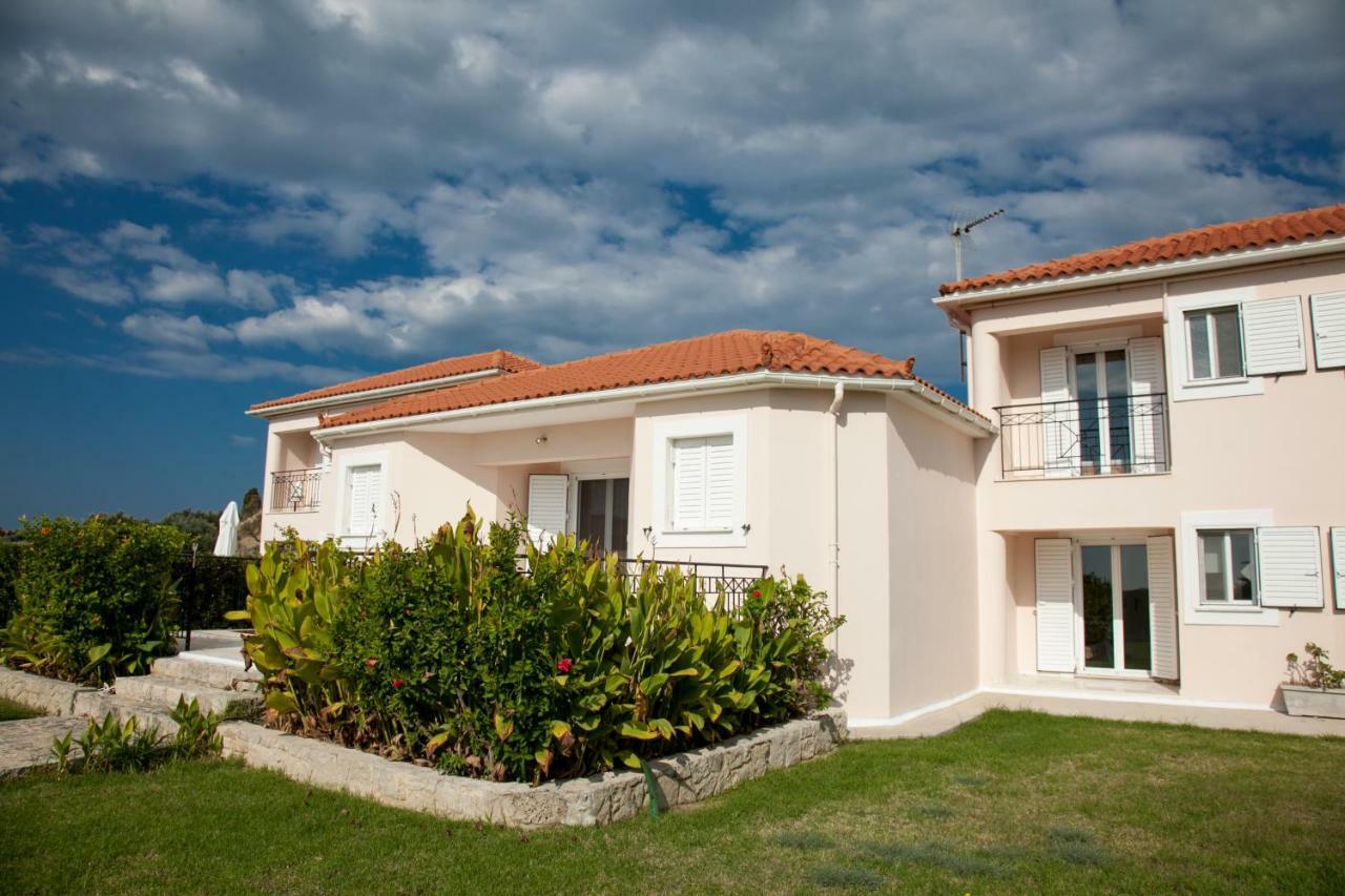 Cavaliere Houses Lixouri Bagian luar foto