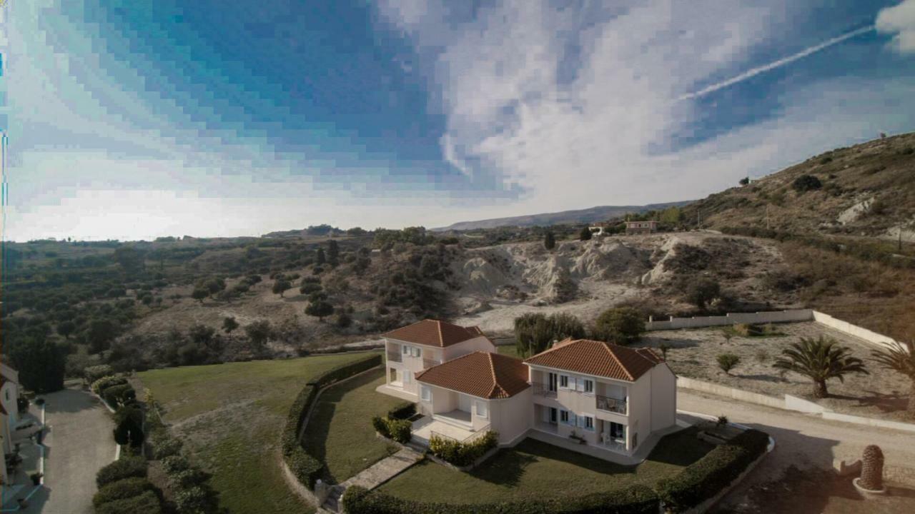 Cavaliere Houses Lixouri Bagian luar foto