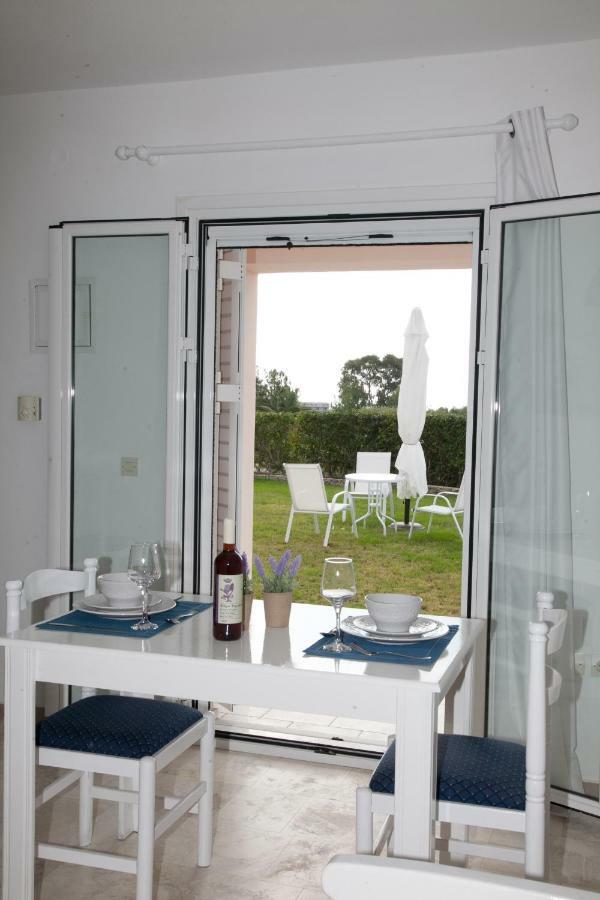 Cavaliere Houses Lixouri Bagian luar foto