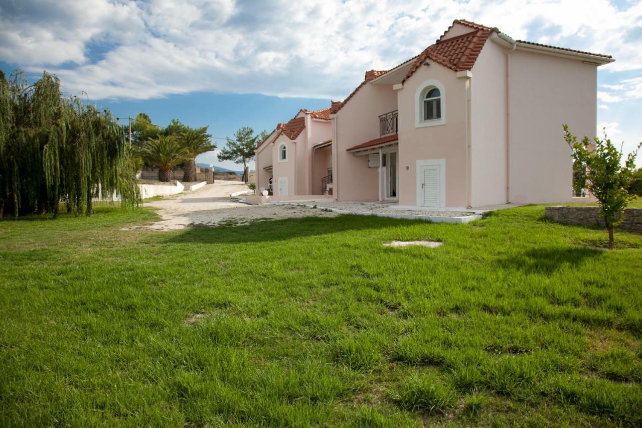 Cavaliere Houses Lixouri Bagian luar foto