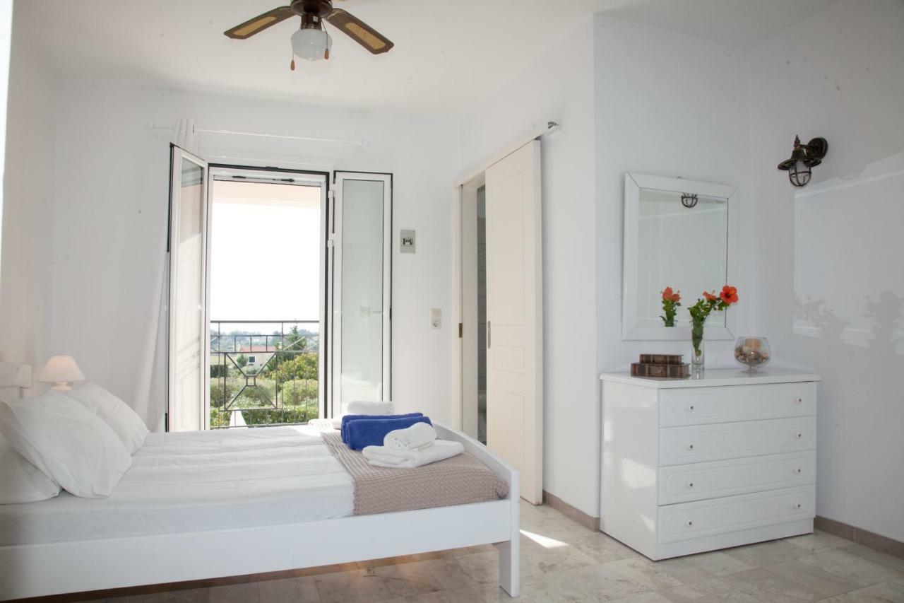 Cavaliere Houses Lixouri Bagian luar foto