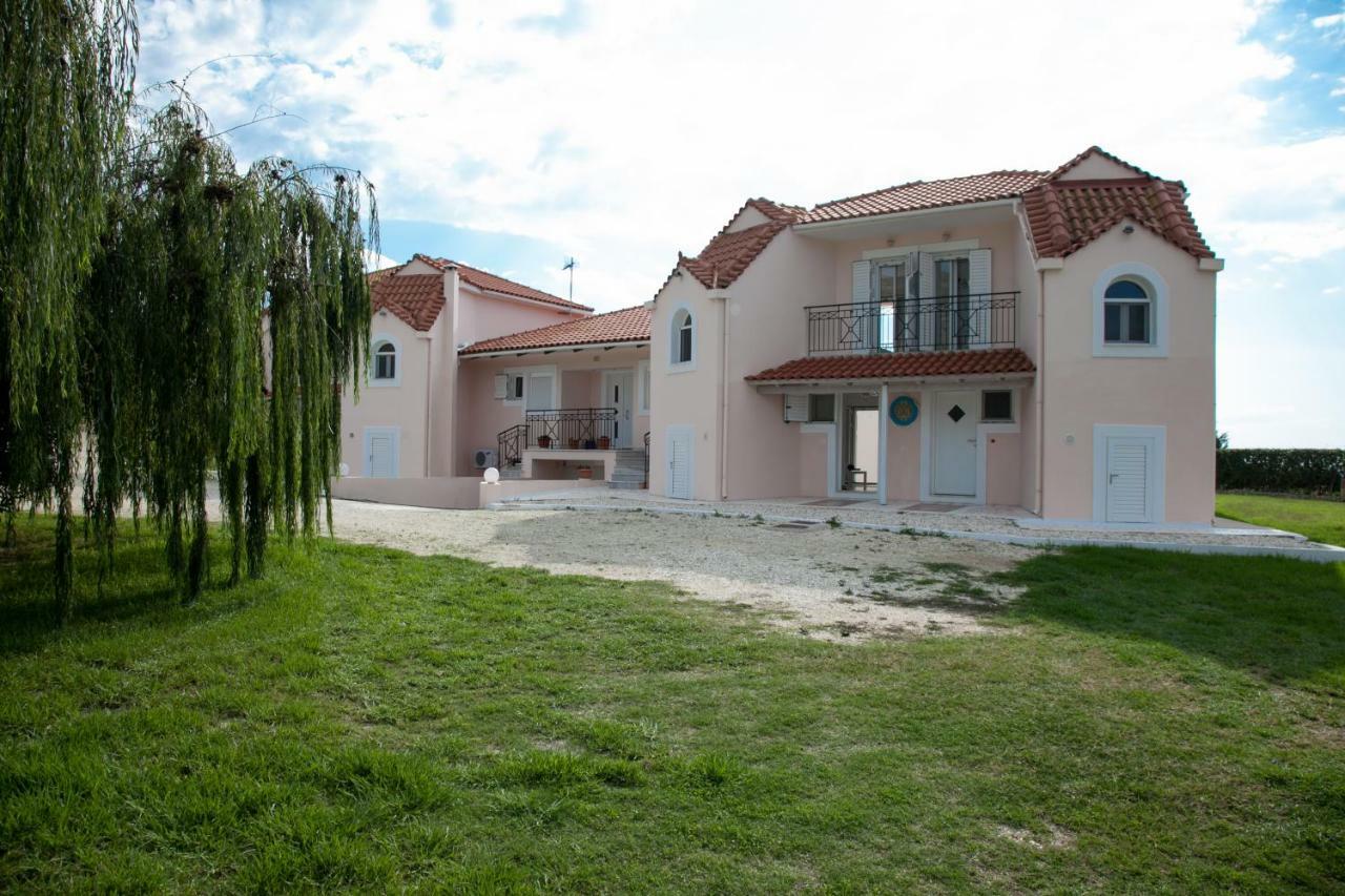 Cavaliere Houses Lixouri Bagian luar foto