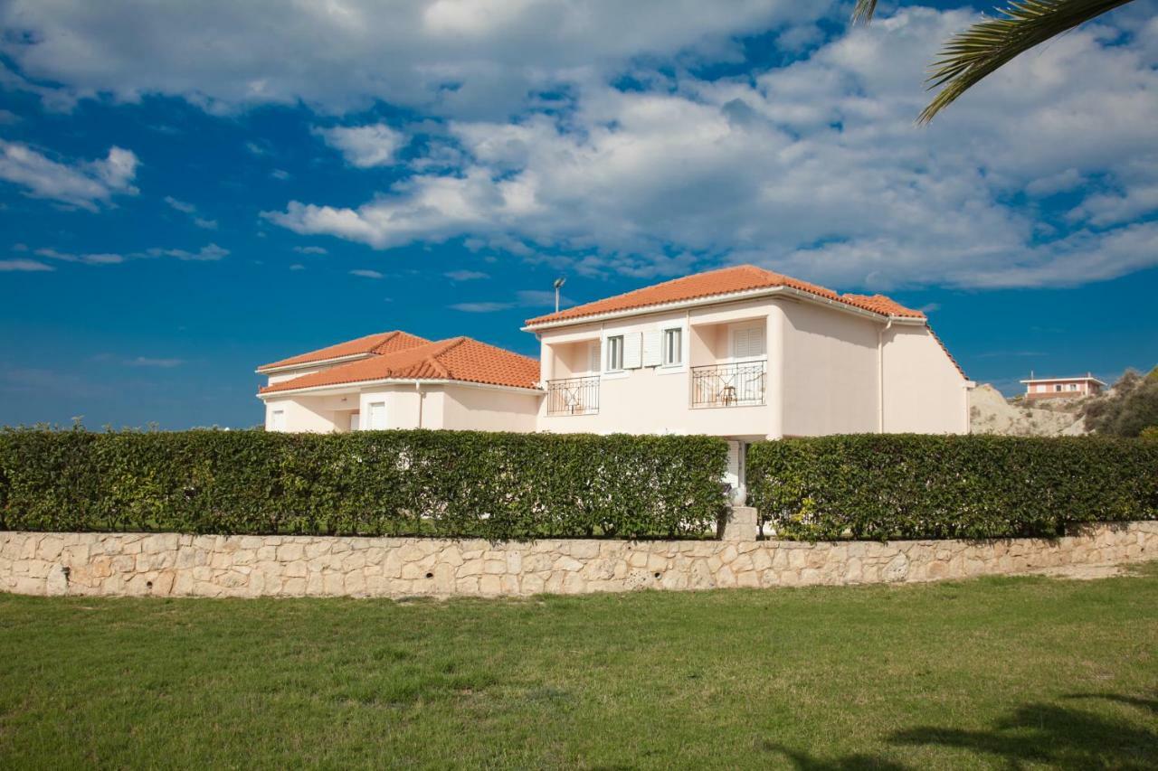 Cavaliere Houses Lixouri Bagian luar foto