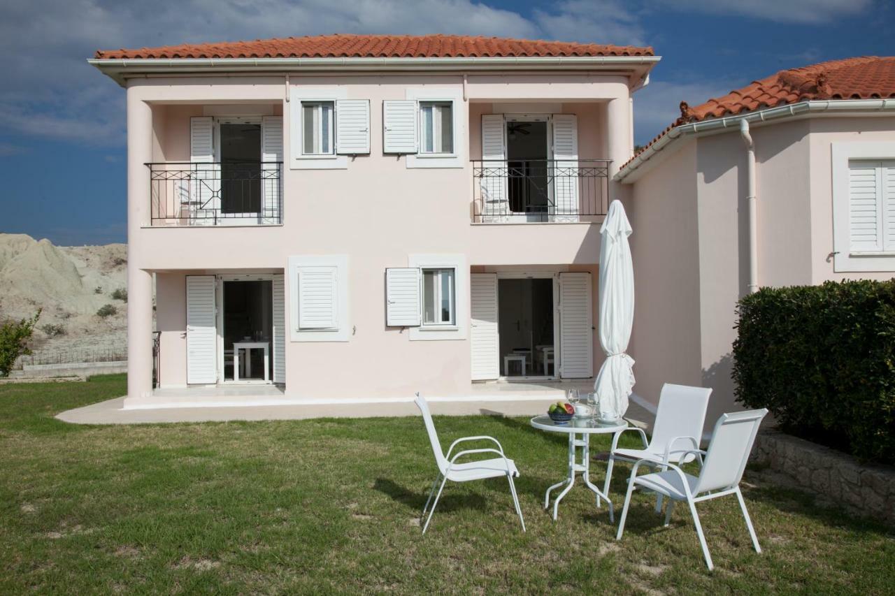 Cavaliere Houses Lixouri Bagian luar foto