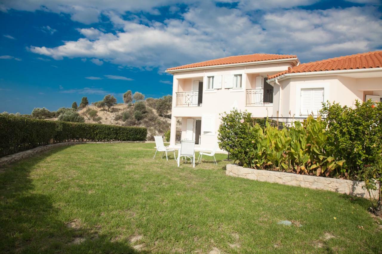 Cavaliere Houses Lixouri Bagian luar foto