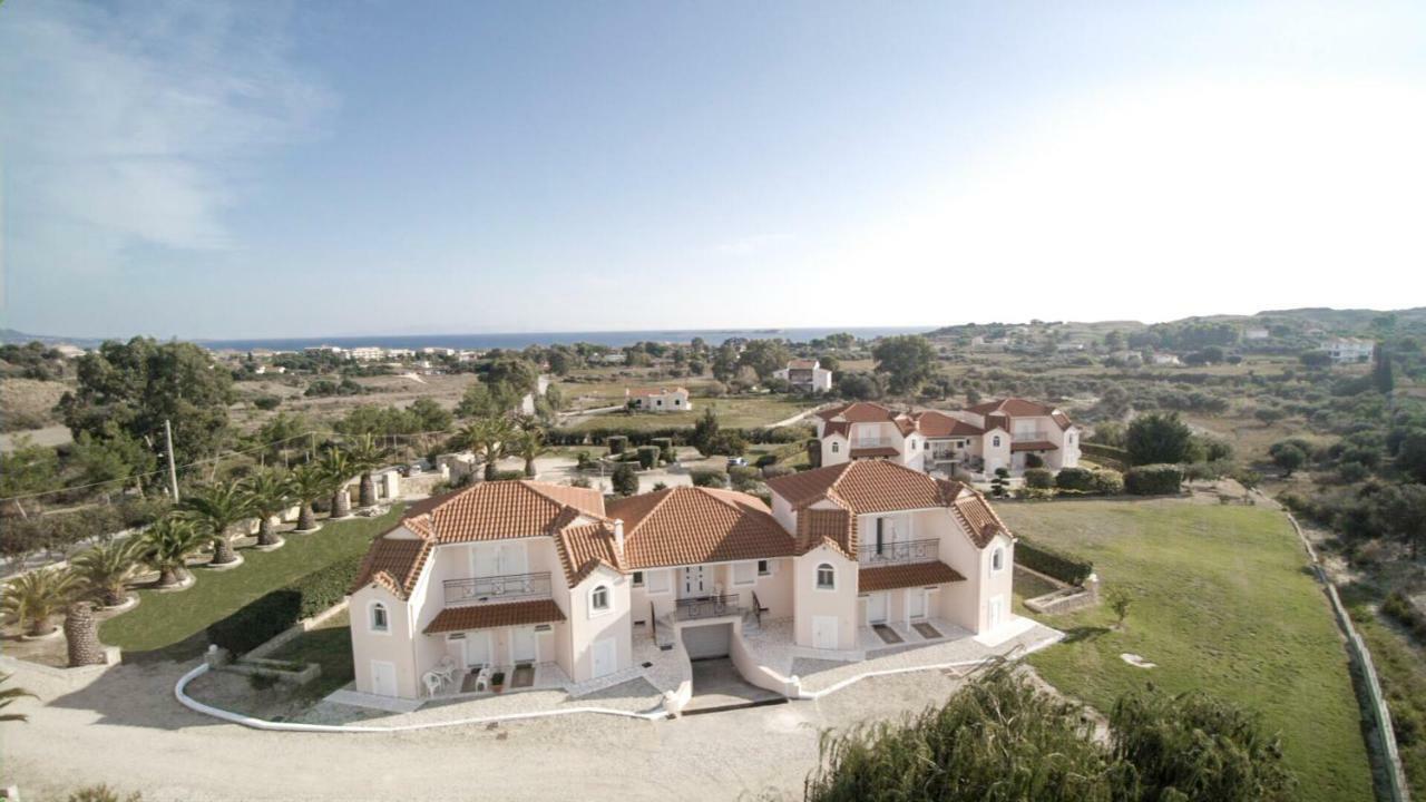 Cavaliere Houses Lixouri Bagian luar foto